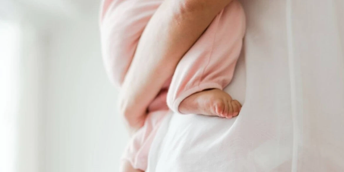 5 infantile scoliosis among baby